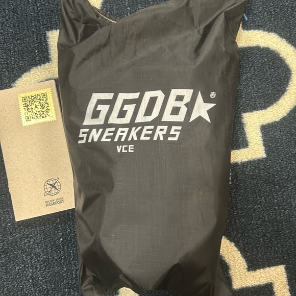 Golden goose superstars dark denim distressed sneakers size 8 - Picture 2 of 8